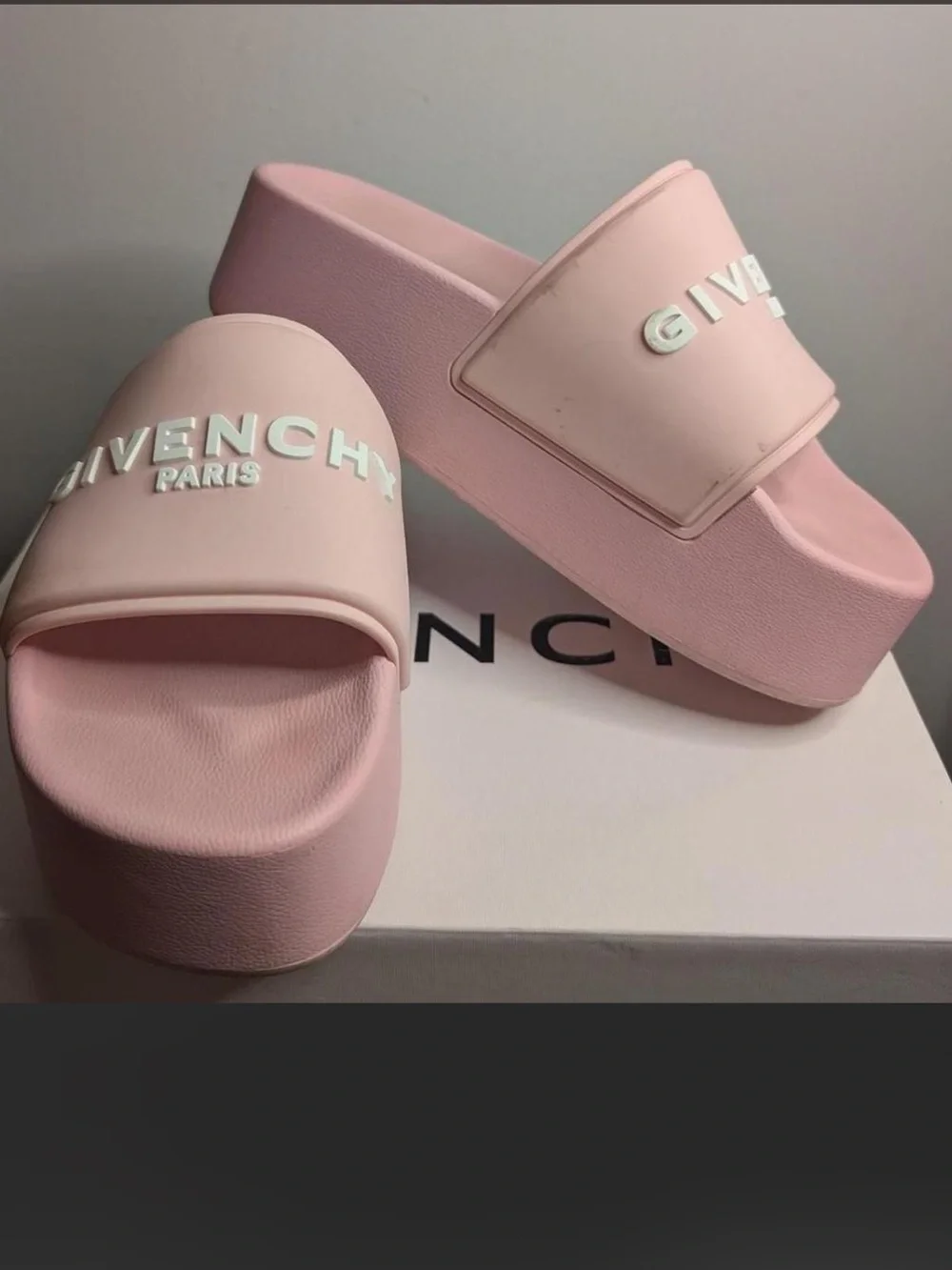Givenchy Pink Logo Slide Sandals - Women's Authentic size 40 in women